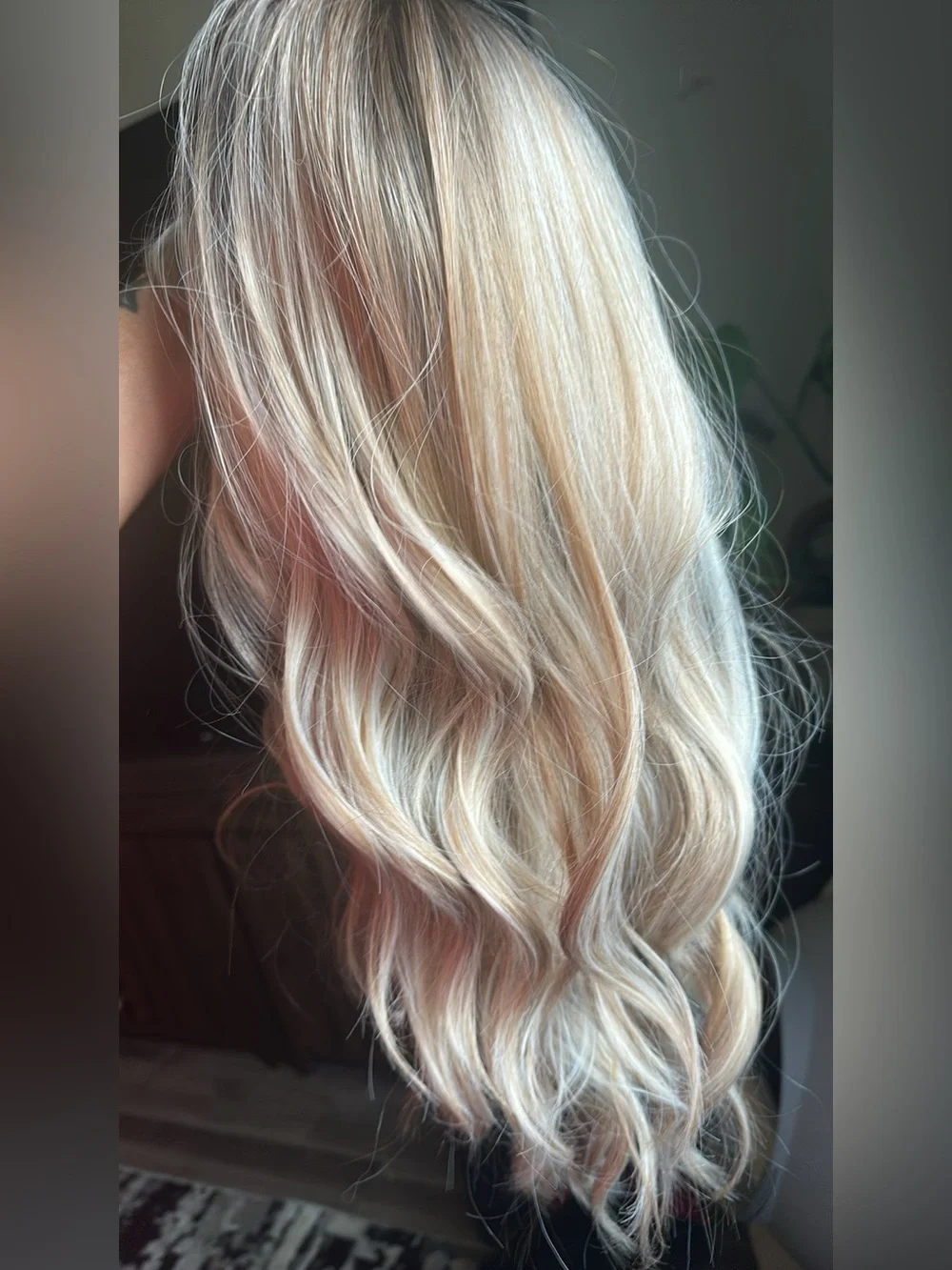 22’ Blonde Women’s wig - Natural Platinum Blonde